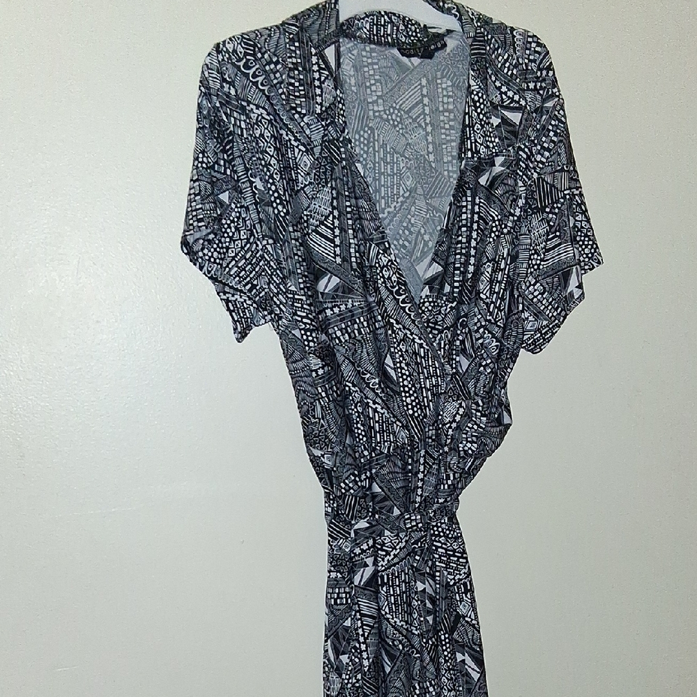 madison leigh Black and White Patterned Dress